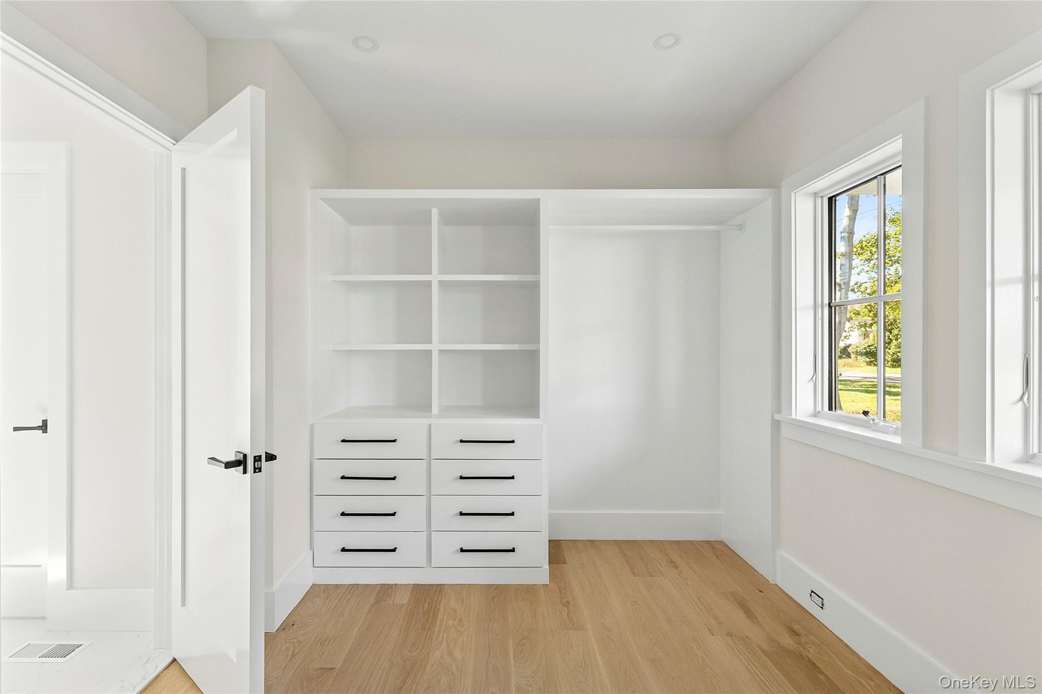 #13 photo, 32 North Bay Avenue, サフォーク郡 Eastport , NY 11941