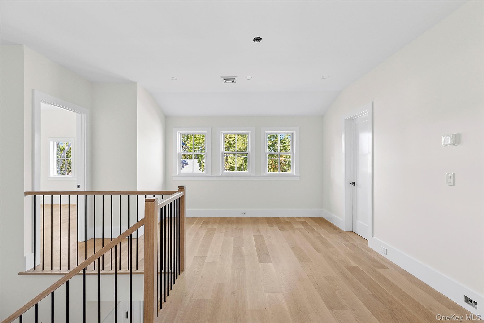 #17 photo, 32 North Bay Avenue, サフォーク郡 Eastport , NY 11941