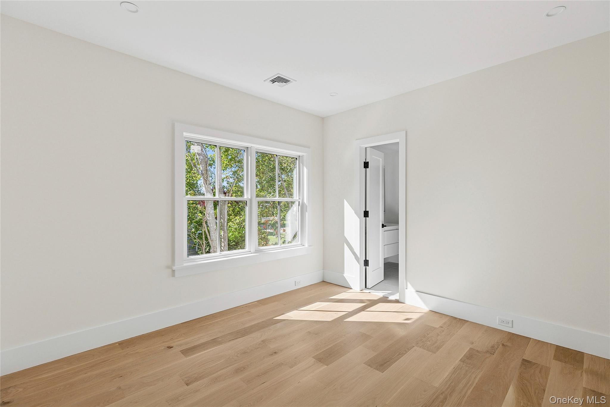 #19 photo, 32 North Bay Avenue, サフォーク郡 Eastport , NY 11941