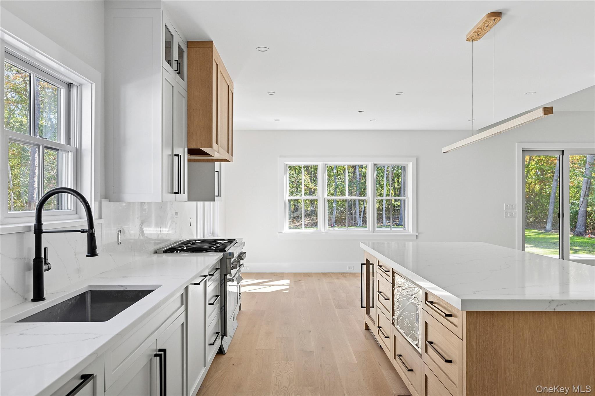 #4 photo, 32 North Bay Avenue, サフォーク郡 Eastport , NY 11941