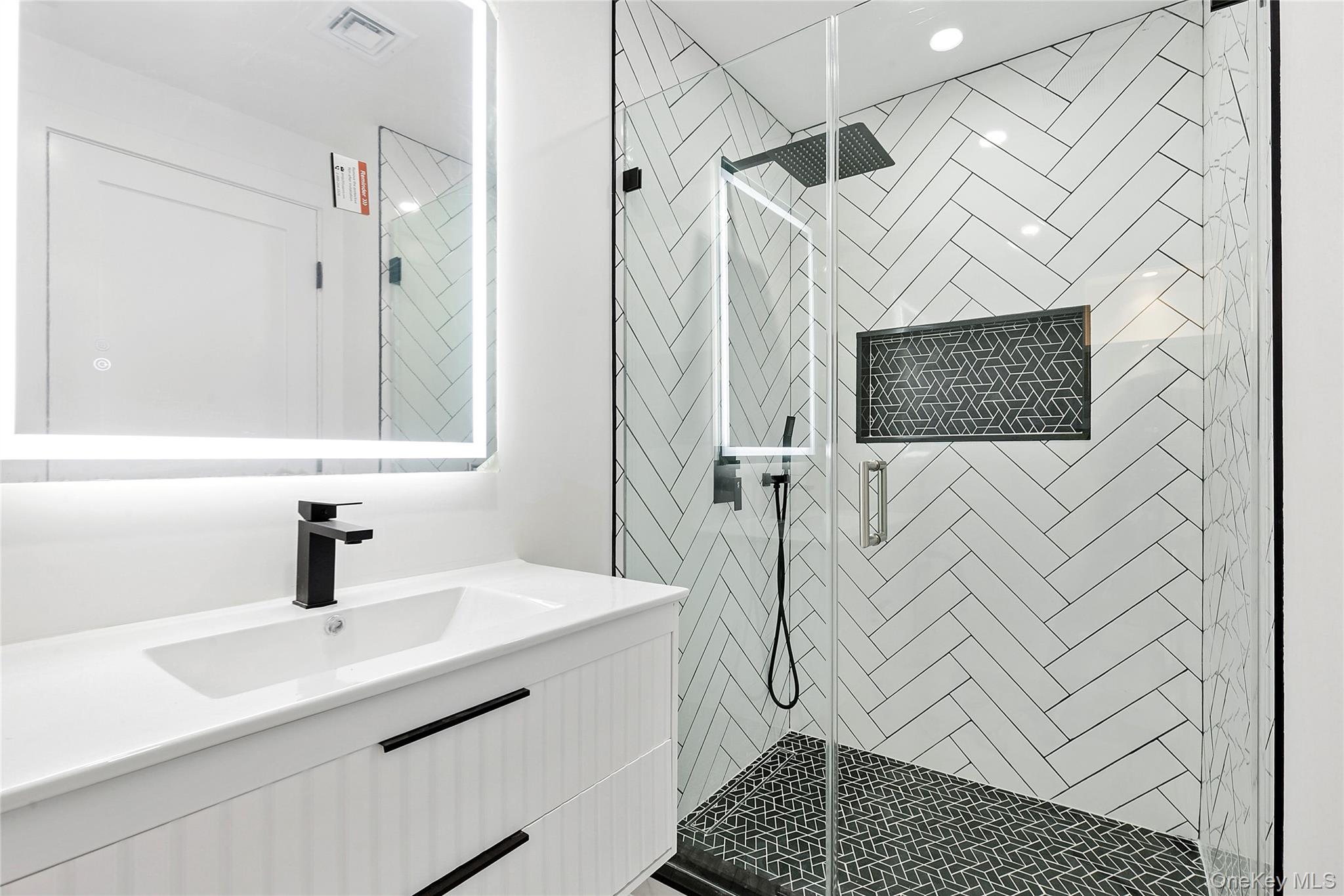 #8 photo, 32 North Bay Avenue, サフォーク郡 Eastport , NY 11941