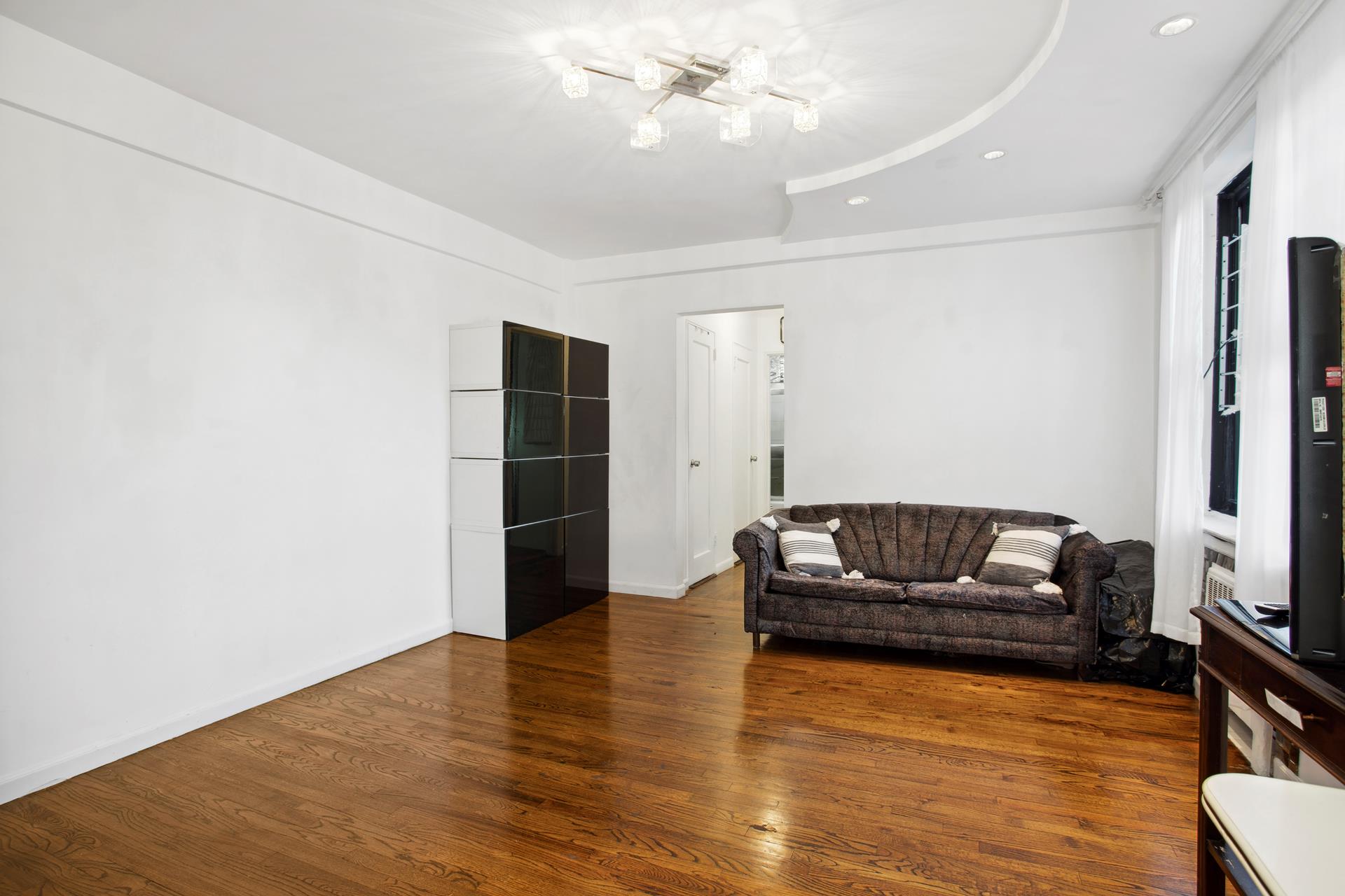 #6 photo, 2807 KINGS Highway, ブルックリン区 Midwood , NY 11210