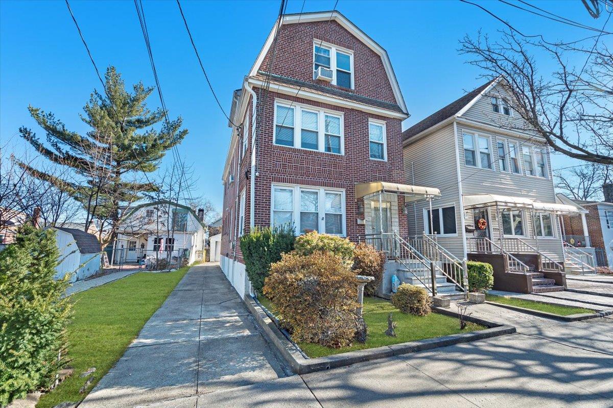 #1 photo, 2218 young Avenue, Bronx , NY 10469