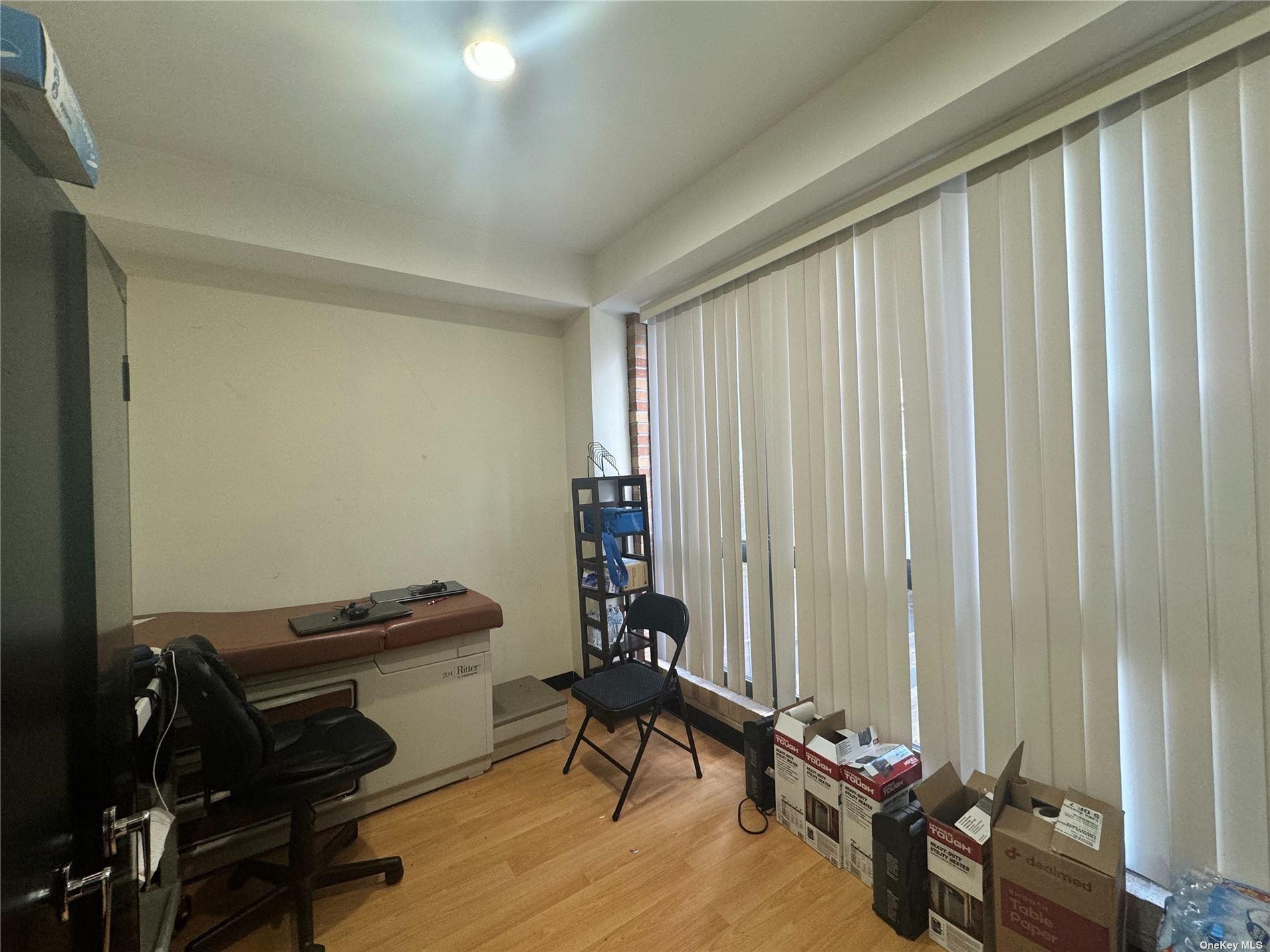 #11 photo, 108-10 72 Street Avenue, クイーンズ区 Forest Hills , NY 11375