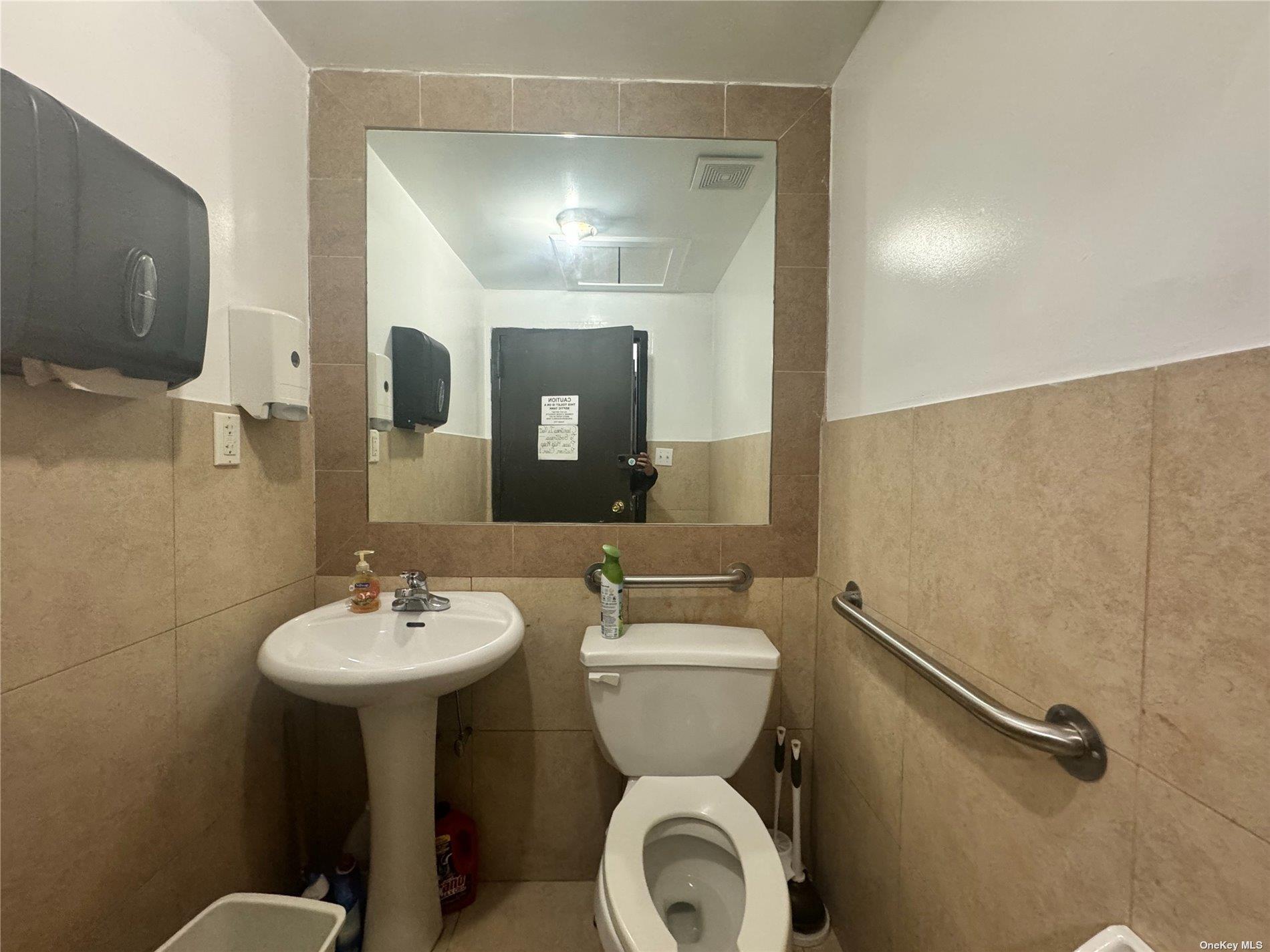 #7 photo, 108-10 72 Street Avenue, クイーンズ区 Forest Hills , NY 11375