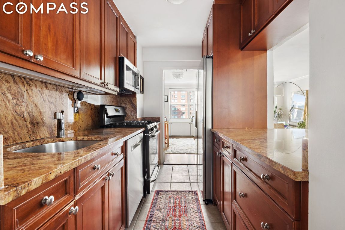 #5 photo, 401 E 74th Street, マンハッタン Lenox Hill , NY 10021