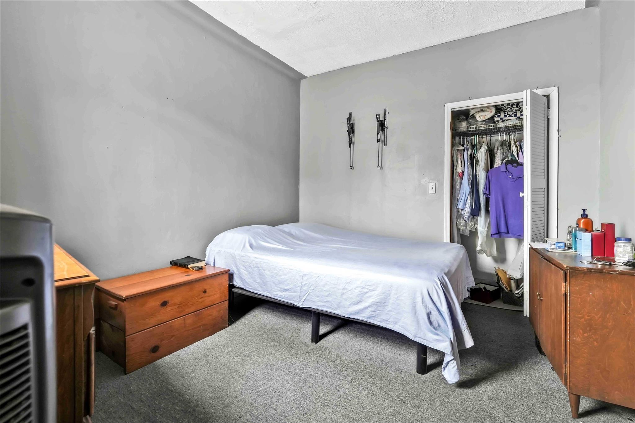 #4 photo, 214-69 Jamaica Avenue, Jamaica , NY 11428