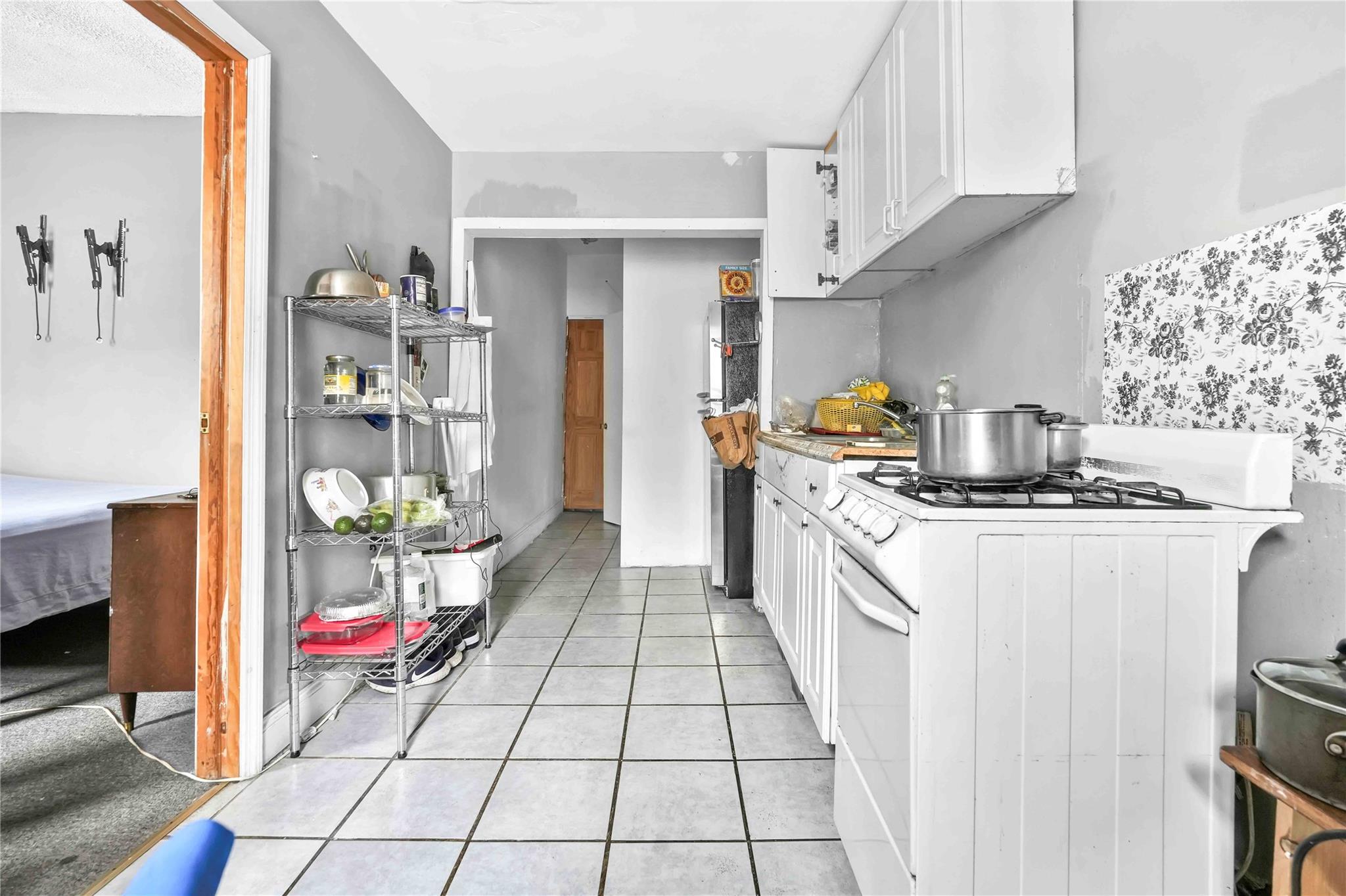 #6 photo, 214-69 Jamaica Avenue, Jamaica , NY 11428