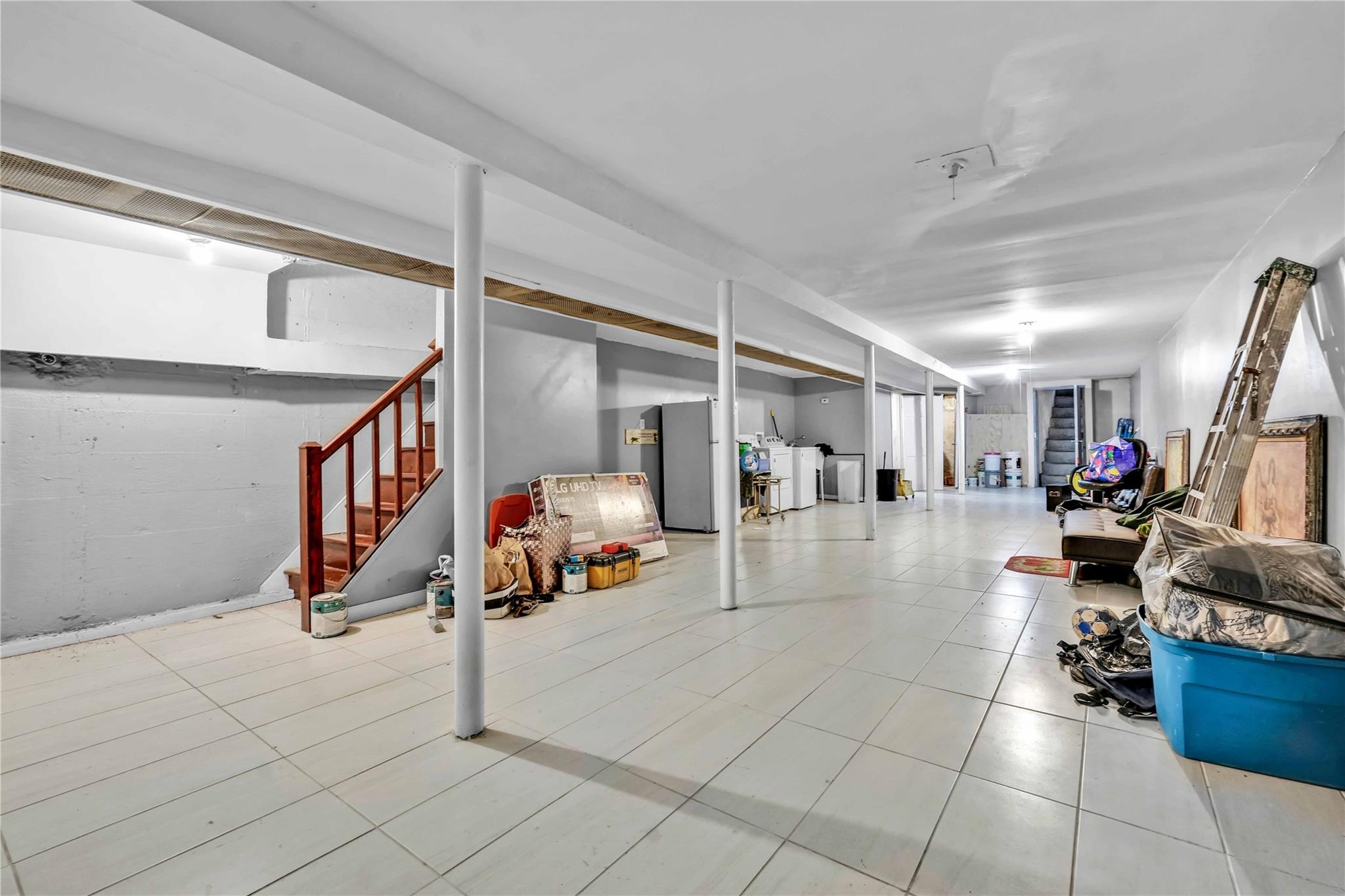 #9 photo, 214-69 Jamaica Avenue, Jamaica , NY 11428