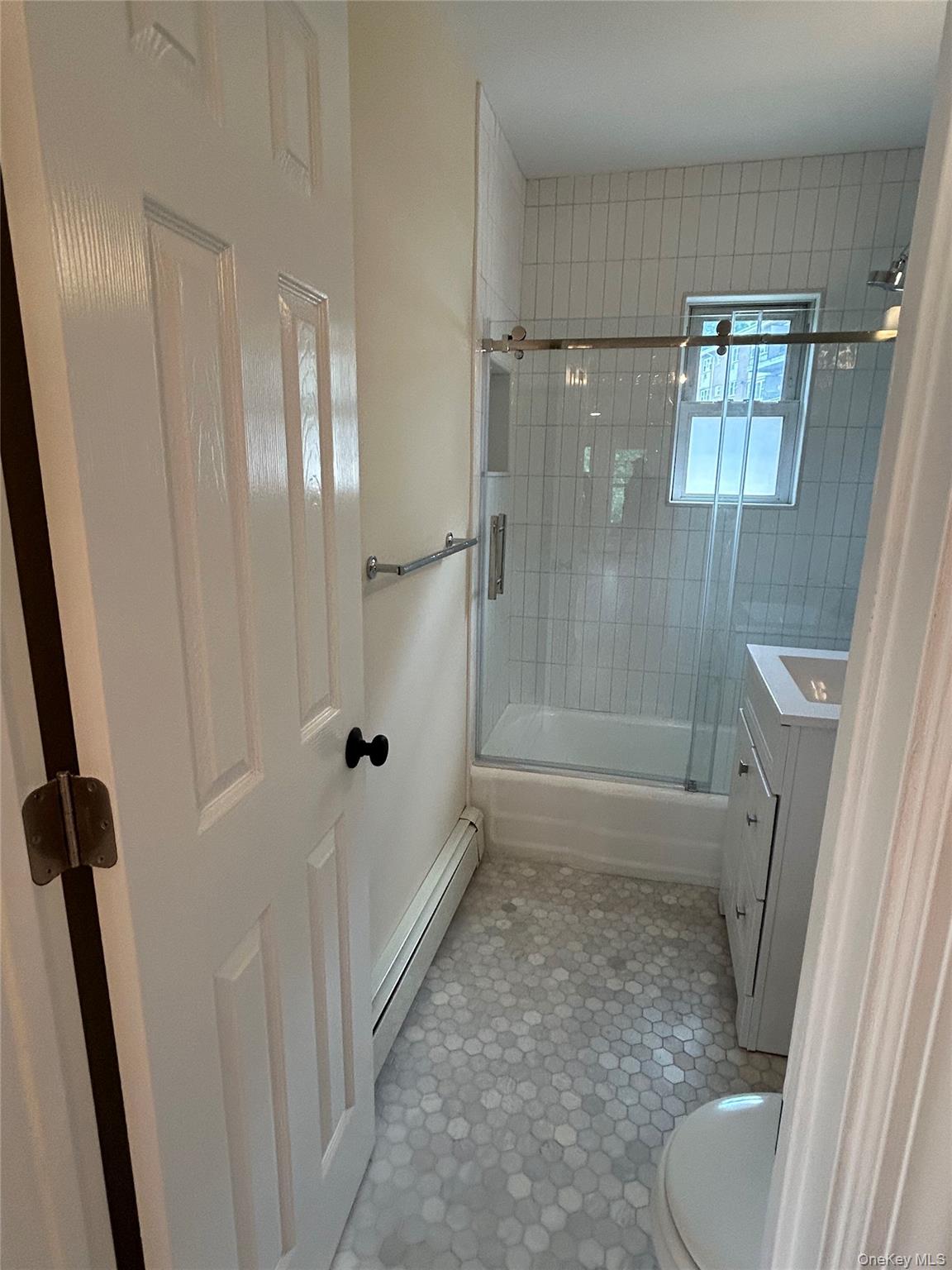 #11 photo, 665 Pelham Road, New Rochelle , NY 10805