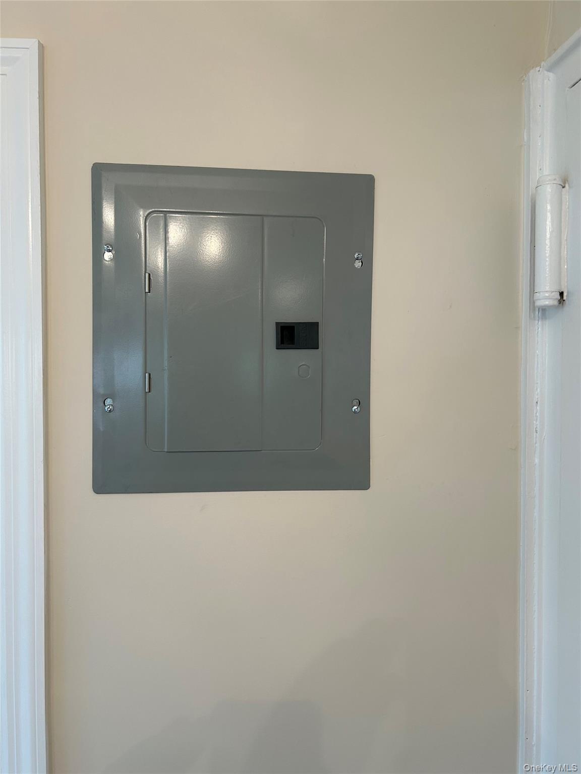 #16 photo, 665 Pelham Road, New Rochelle , NY 10805