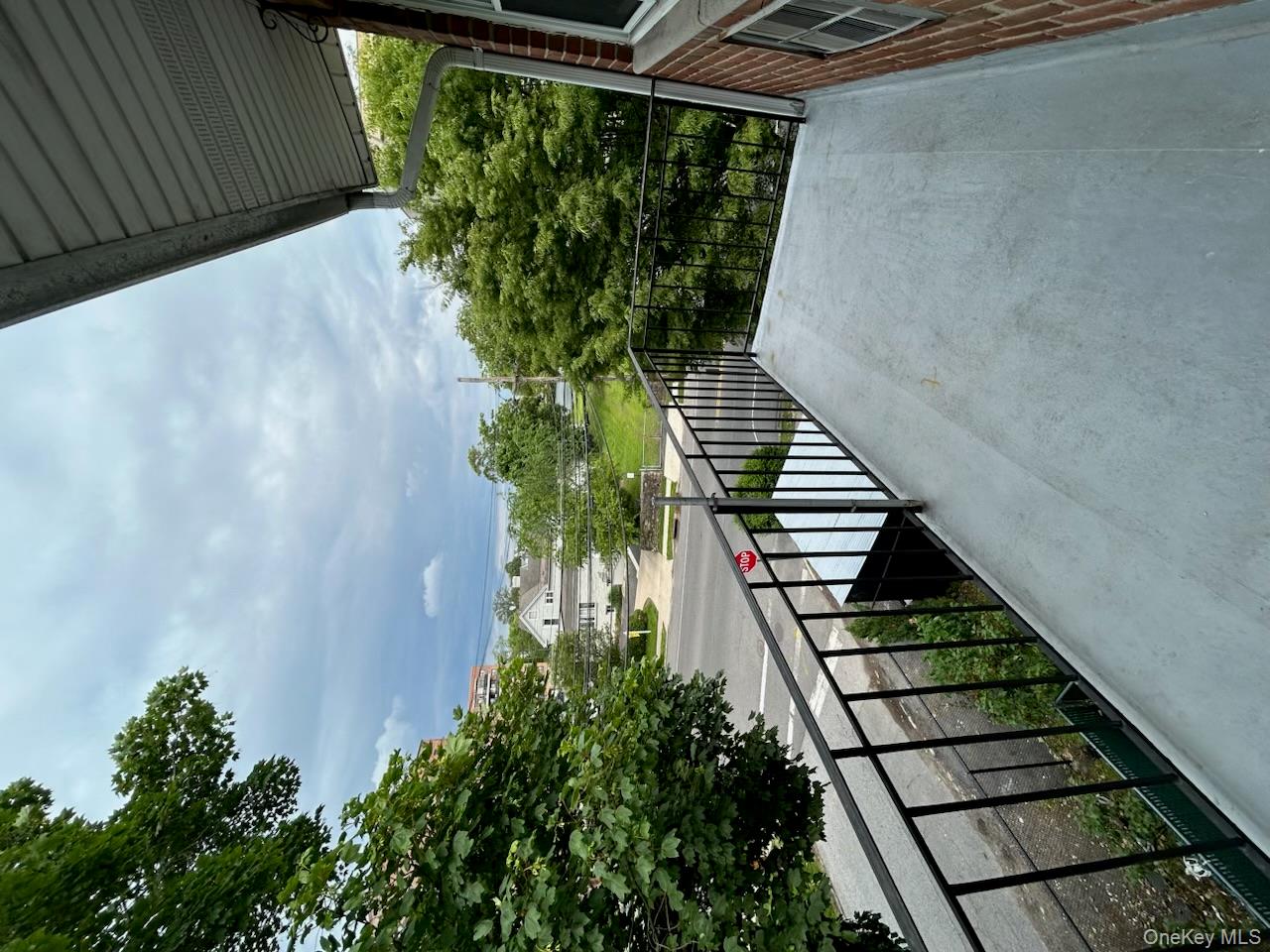 #19 photo, 665 Pelham Road, New Rochelle , NY 10805