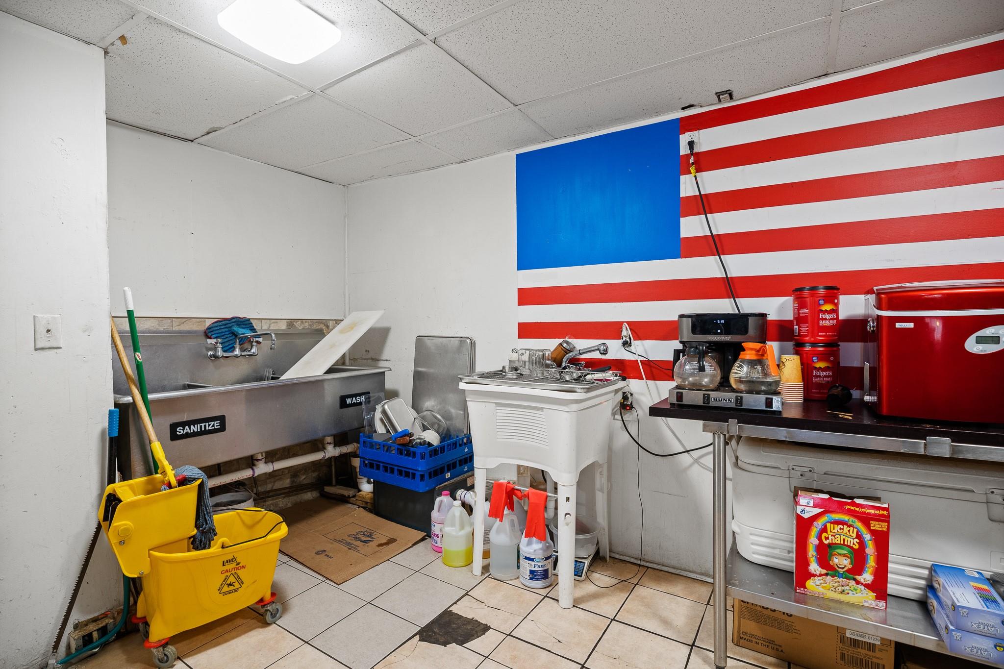 #13 photo, 699 Retail Unit B (Right) Jersey Avenue, Greenwood Lake , NY 10925