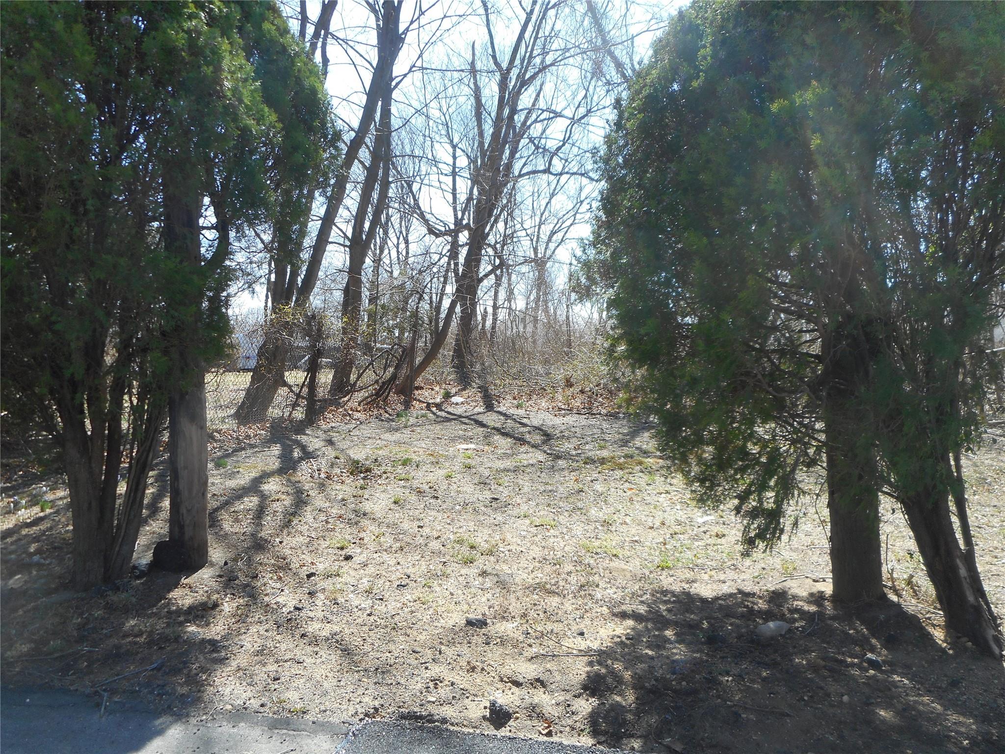 #2 photo, 45 Brewster Lane, サフォーク郡 Amityville , NY 11701