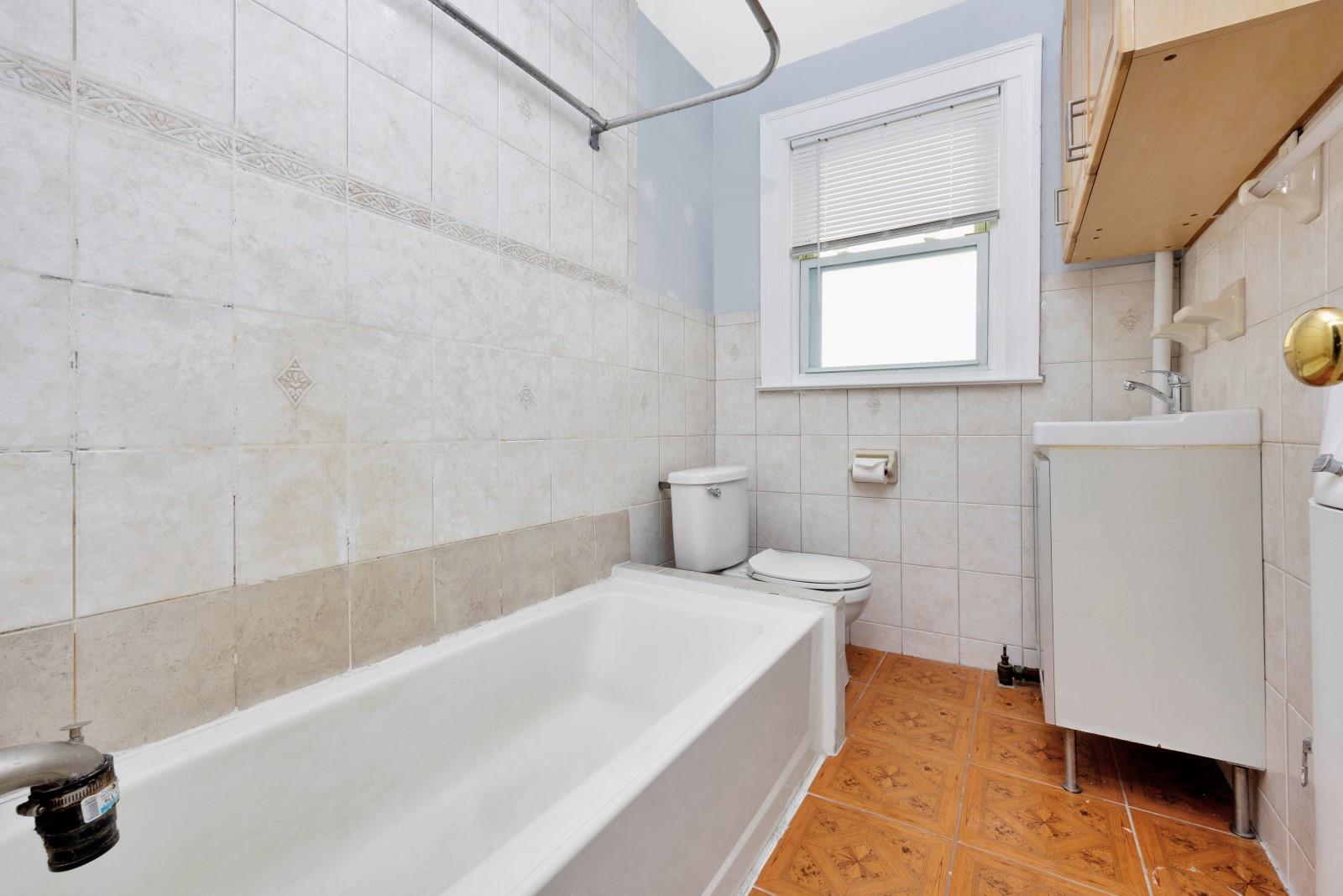 #17 photo, 65-02 80 Street, クイーンズ区 Middle Village , NY 11379