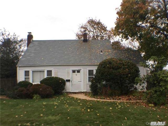 #1 photo, 9 Bluejay Lane, Levittown , NY 11756