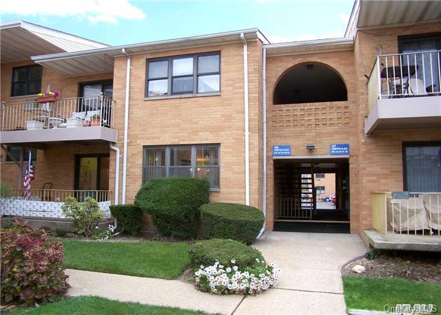 #1 photo, 49 Hampton Place, Freeport , NY 11520