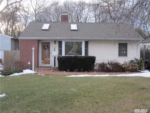 #1 photo, 30 Thorburn Street, Patchogue , NY 11772