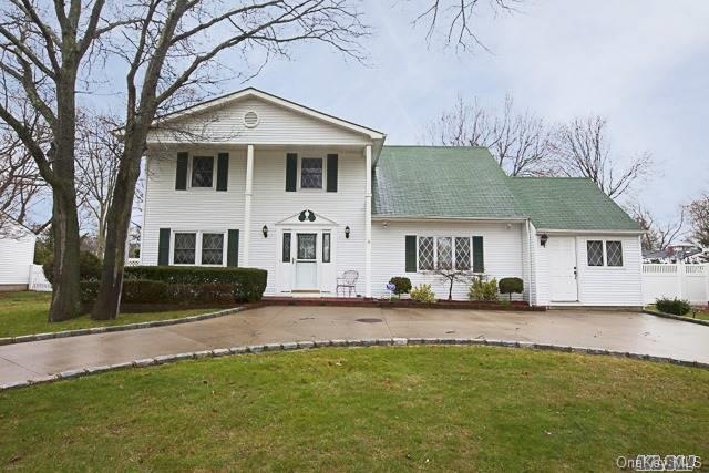 #1 photo, 1045 Coates Avenue, サフォーク郡 Holbrook , NY 11741