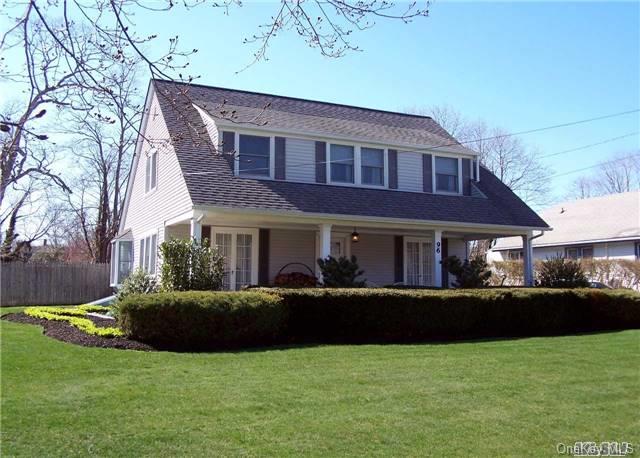 #1 photo, 96 Kensington Avenue, Bayport , NY 11705