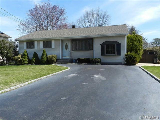 #1 photo, 62 Rocket Drive, Саффолк ‖ Islip Terrace , NY 11752