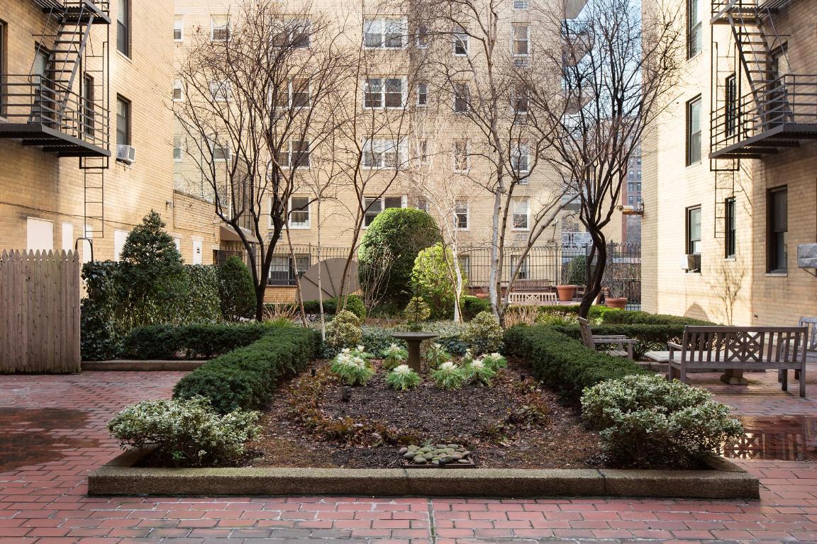 #19 photo, 60 E 9TH Street, マンハッタン Greenwich Village , NY 10003