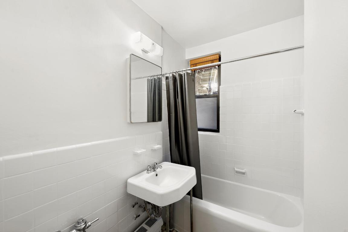 #5 photo, 60 E 9TH Street, マンハッタン Greenwich Village , NY 10003