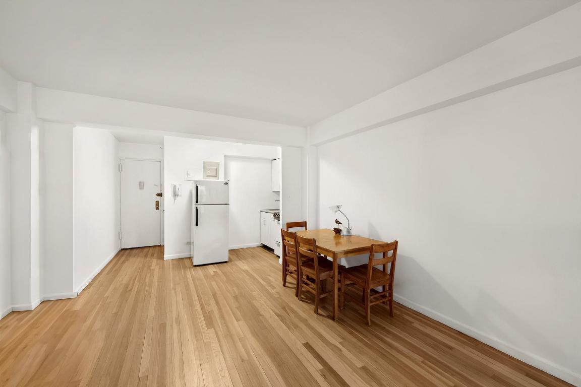 #7 photo, 60 E 9TH Street, マンハッタン Greenwich Village , NY 10003