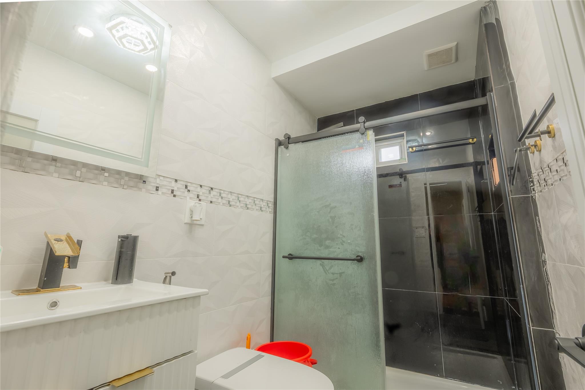 #11 photo, 117-10 109th Avenue, Richmond Hill S. , NY 11420