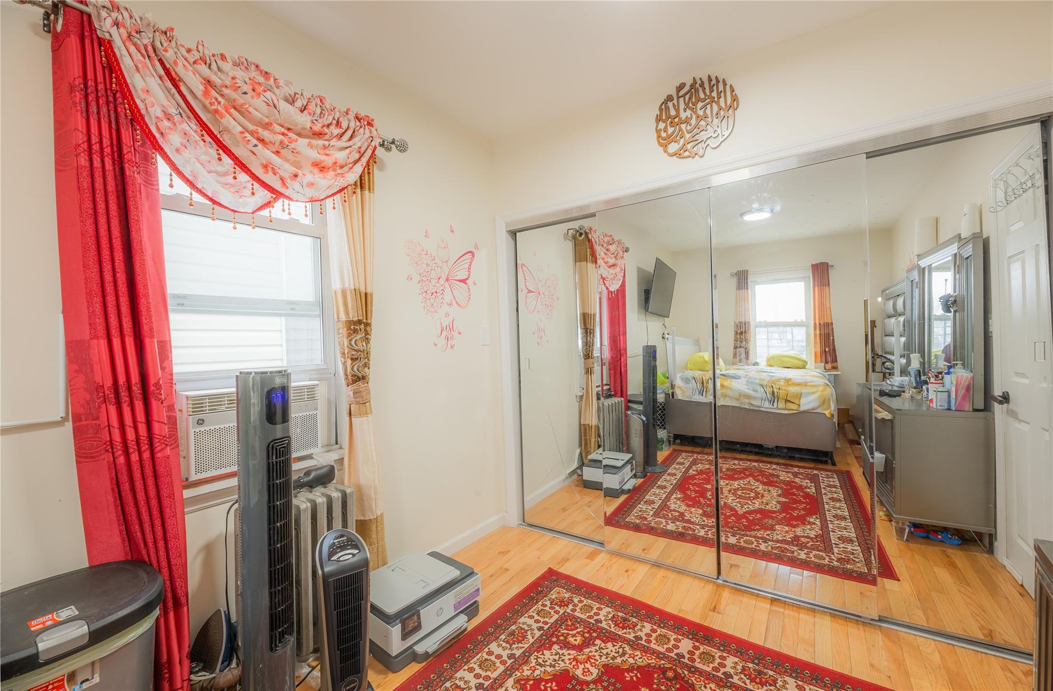 #4 photo, 117-10 109th Avenue, Richmond Hill S. , NY 11420