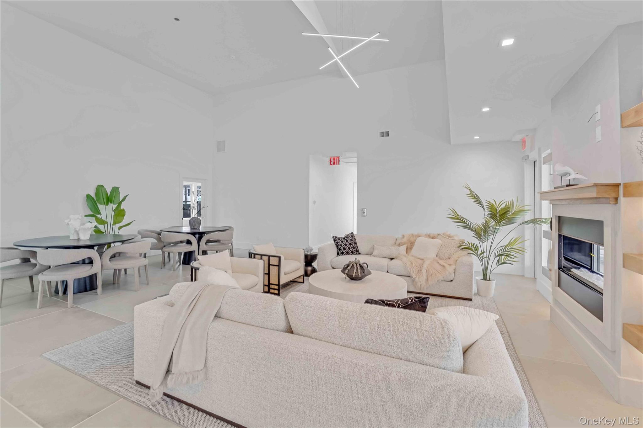 #10 photo, 12 Depot, サフォーク郡 Westhampton Beach , NY 11978