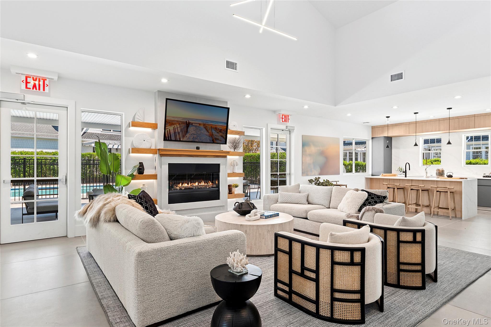 #18 photo, 12 Depot, サフォーク郡 Westhampton Beach , NY 11978