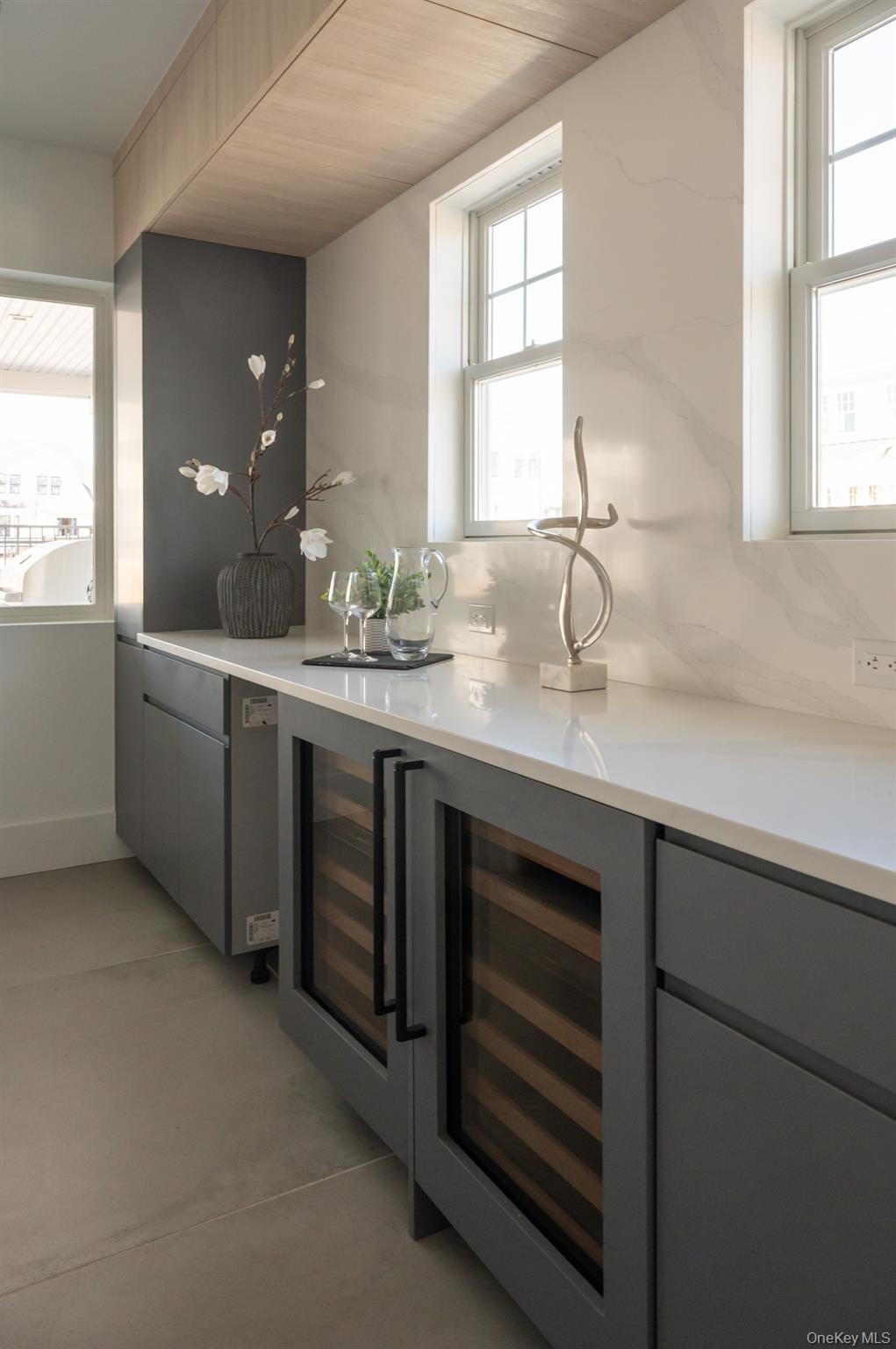 #16 photo, 12 Depot, サフォーク郡 Westhampton Beach , NY 11978