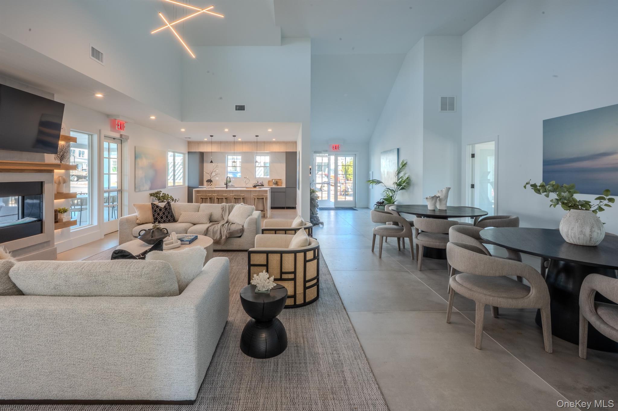 #17 photo, 12 Depot, サフォーク郡 Westhampton Beach , NY 11978