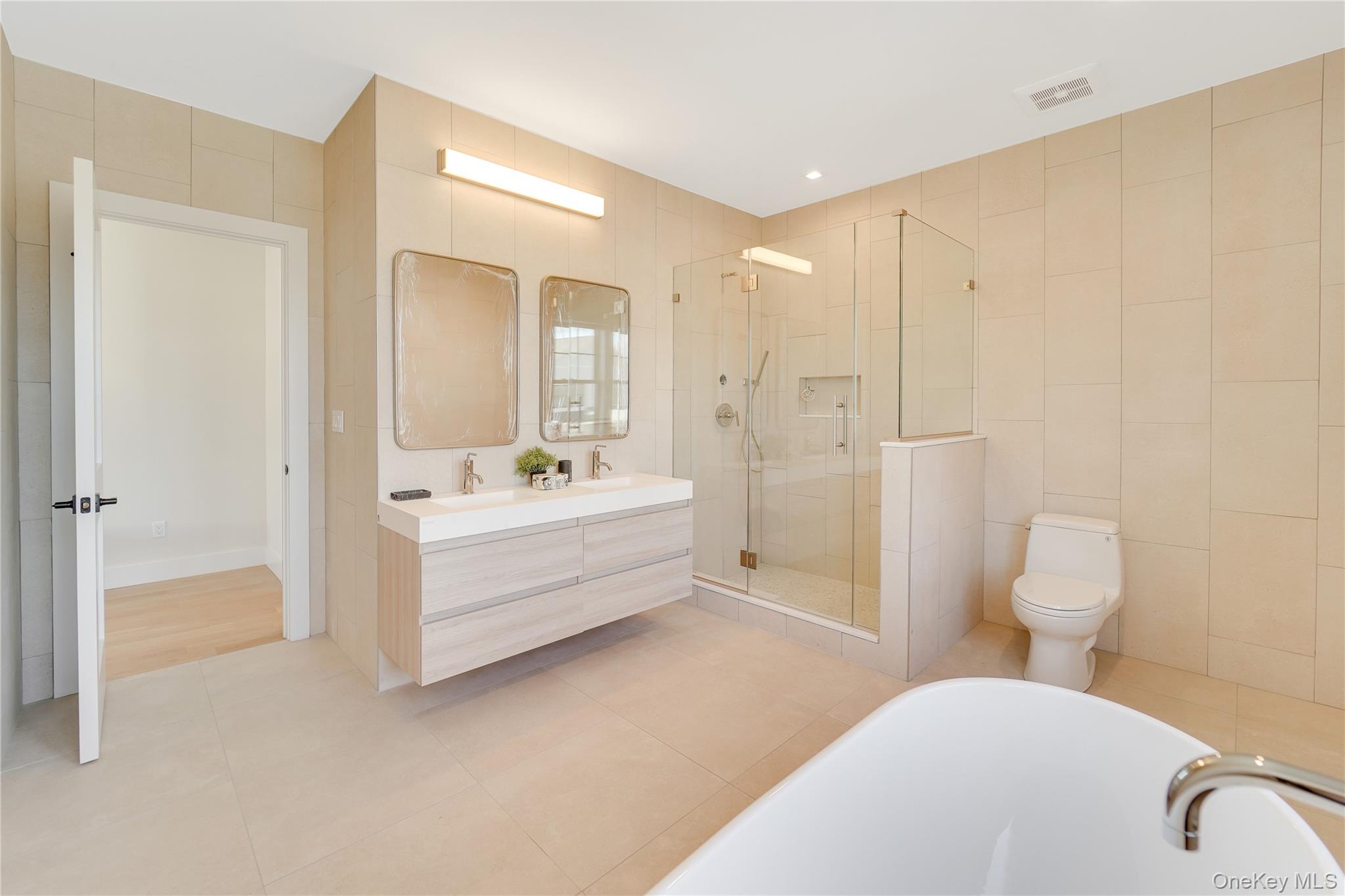 #8 photo, 12 Depot, サフォーク郡 Westhampton Beach , NY 11978