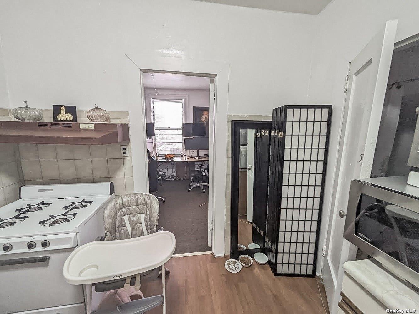 #11 photo, 1446A 30th Avenue, クイーンズ区 Long Island City , NY 11102