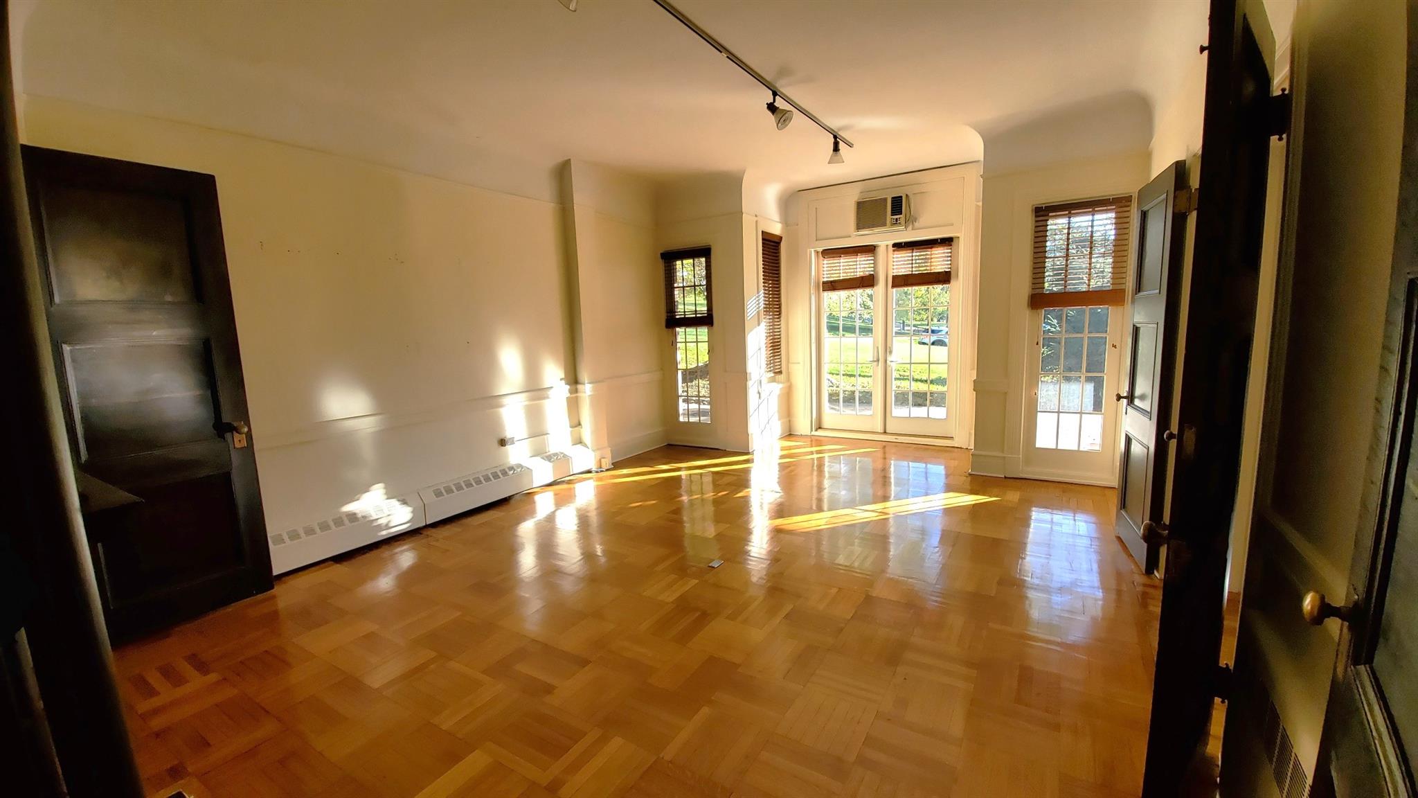 #3 photo, 106 N Broadway, Irvington , NY 10533