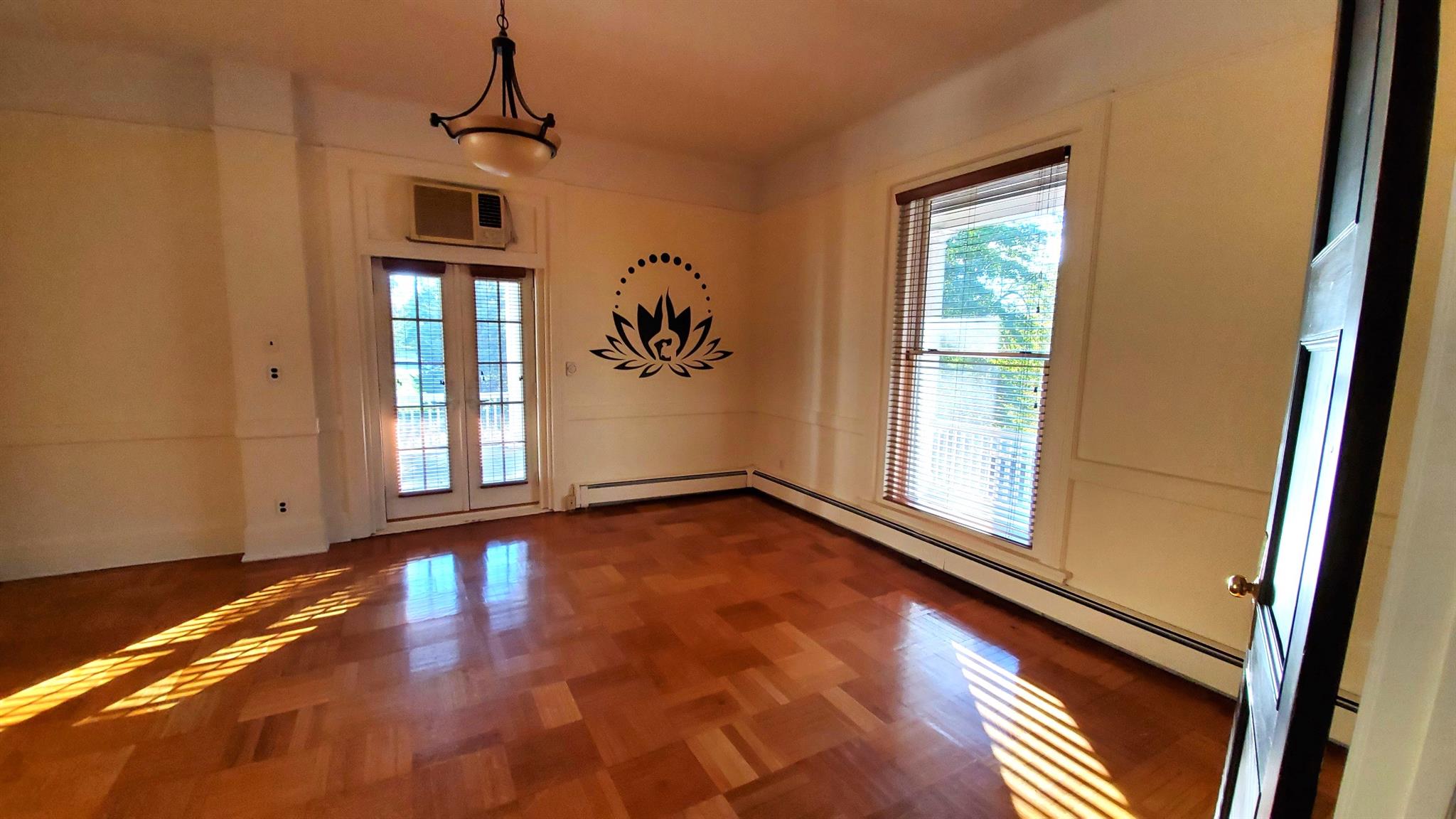 #8 photo, 106 N Broadway, Irvington , NY 10533