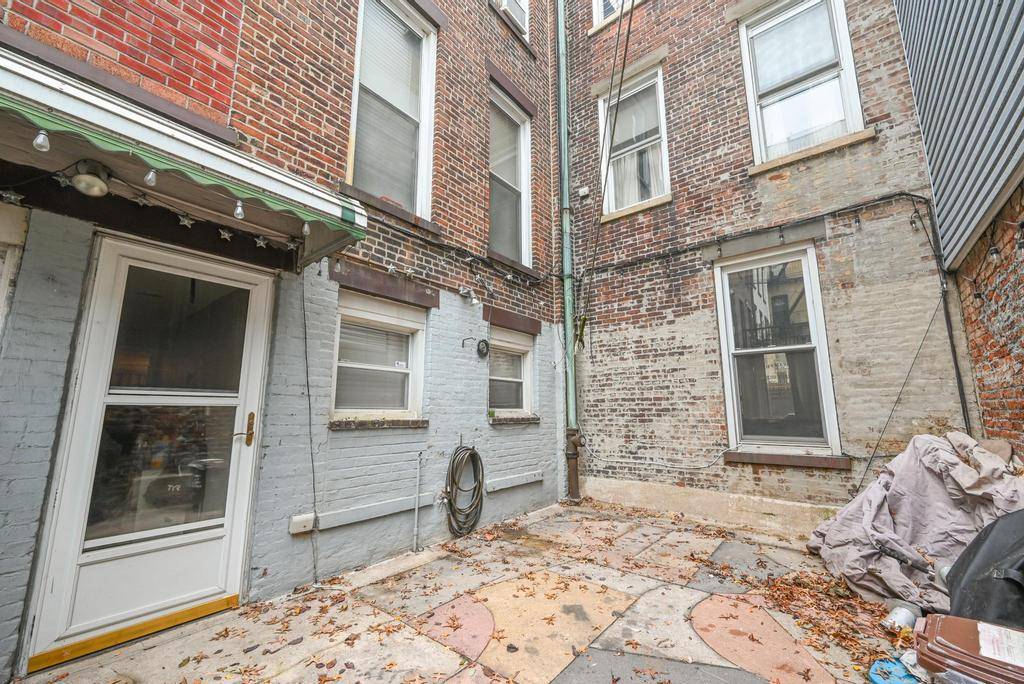 #11 photo, 211 13th St, ब्रुकलीन Park Slope , NY 11215