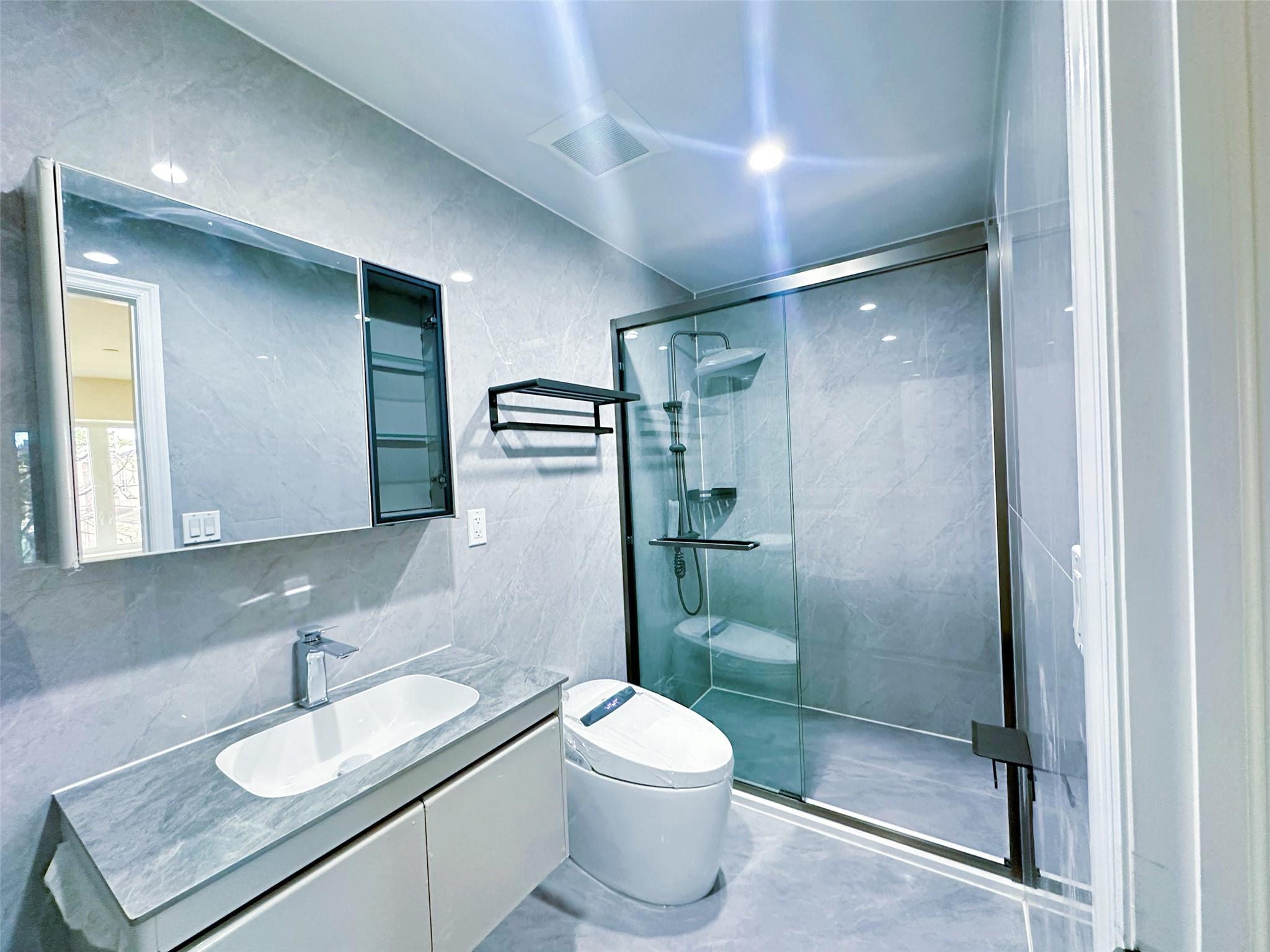 #5 photo, 42-16 215th Street, Bayside , NY 11361