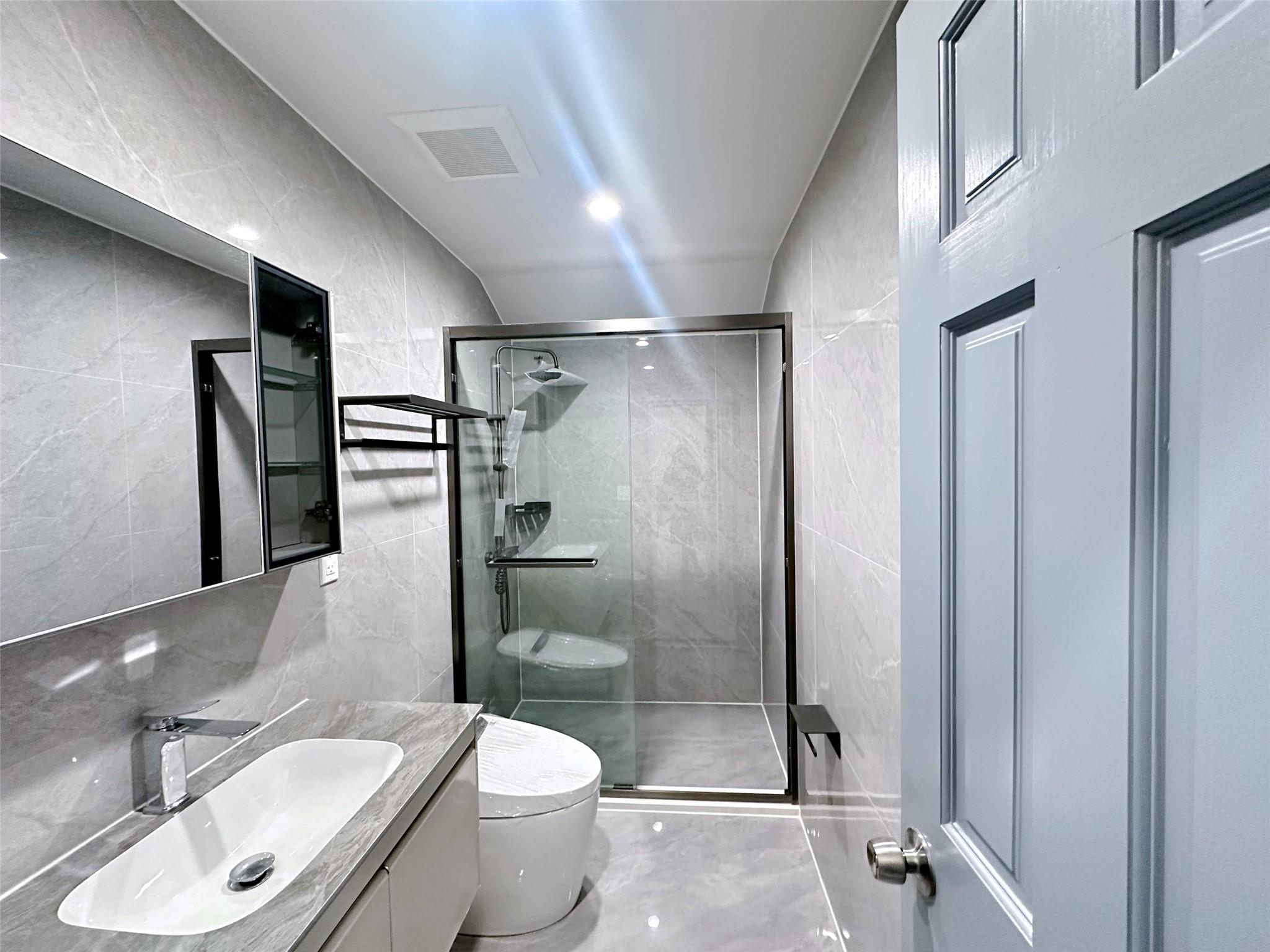 #7 photo, 42-16 215th Street, Bayside , NY 11361