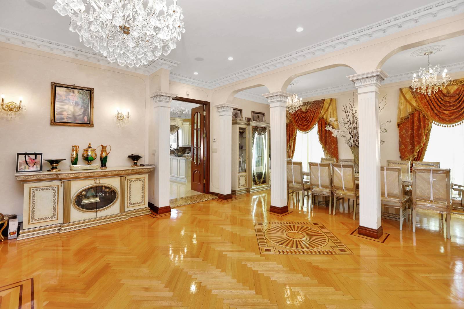 #17 photo, 184-46 Aberdeen Rd, クイーンズ区 Jamaica Estates , NY 11432