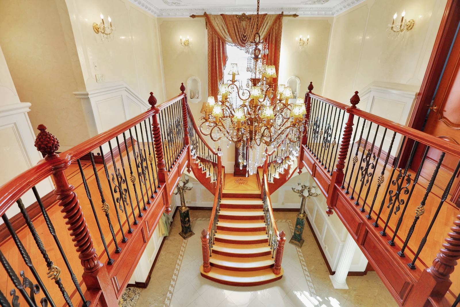 #23 photo, 184-46 Aberdeen Rd, クイーンズ区 Jamaica Estates , NY 11432