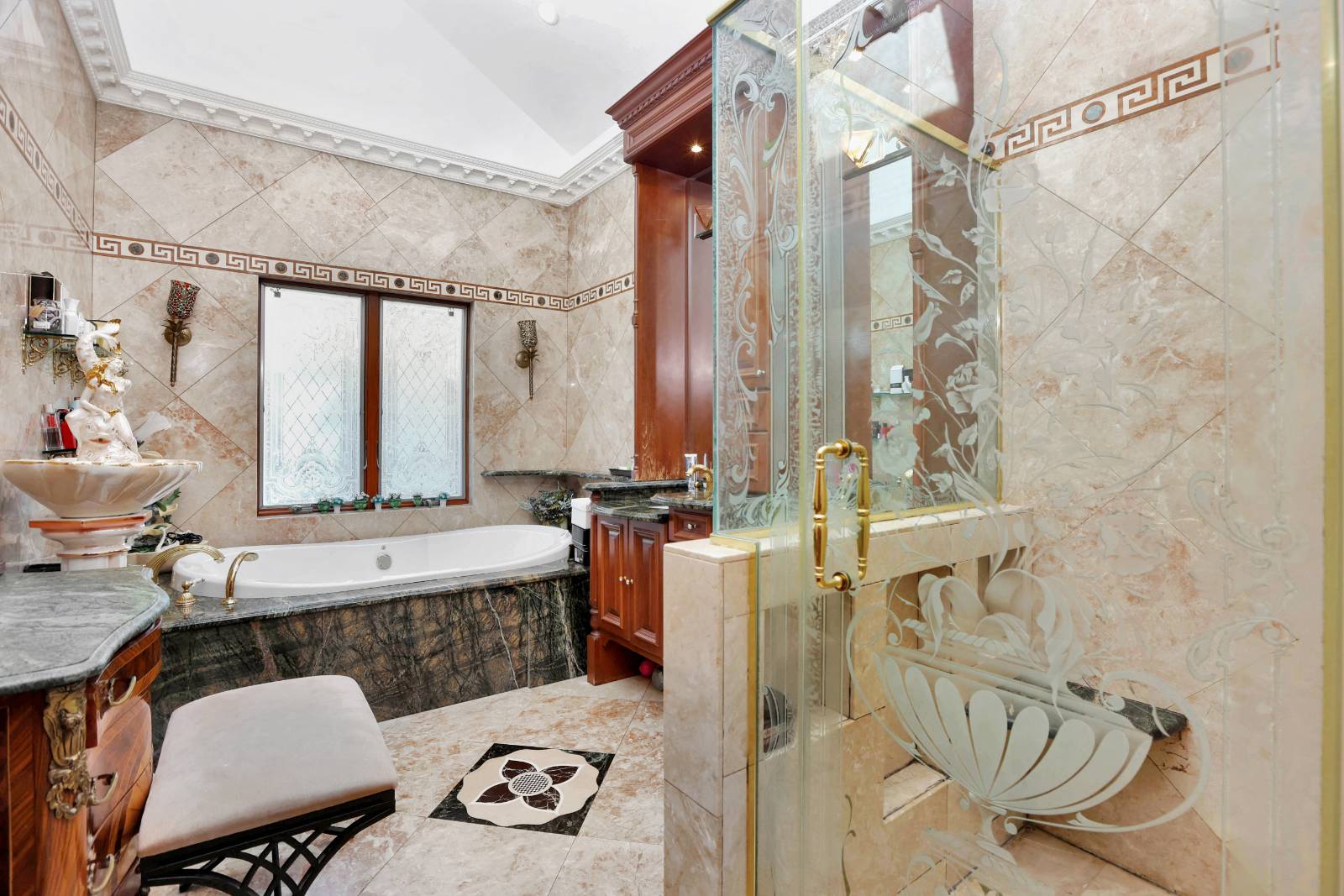 #40 photo, 184-46 Aberdeen Rd, クイーンズ区 Jamaica Estates , NY 11432