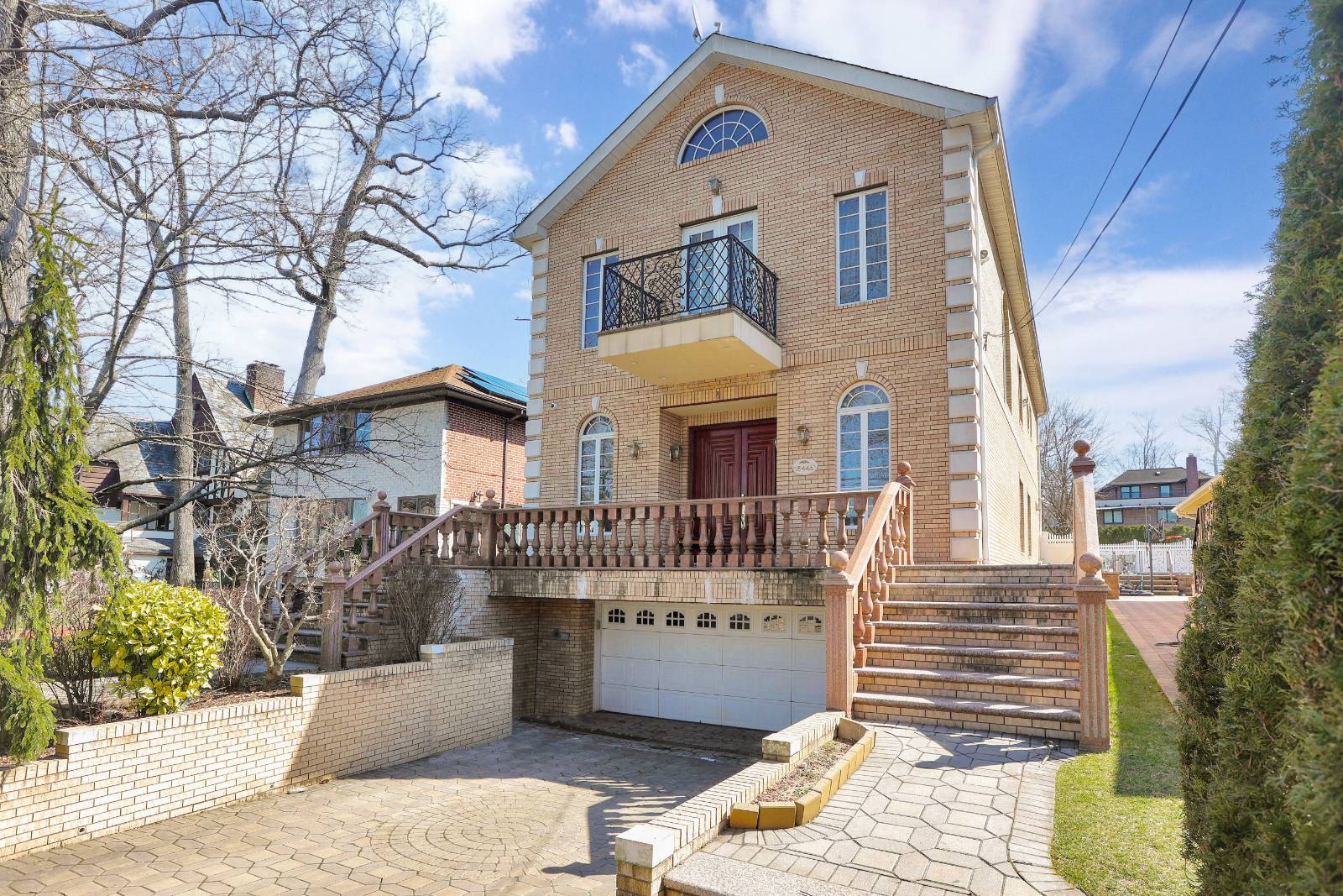 #5 photo, 184-46 Aberdeen Rd, クイーンズ区 Jamaica Estates , NY 11432