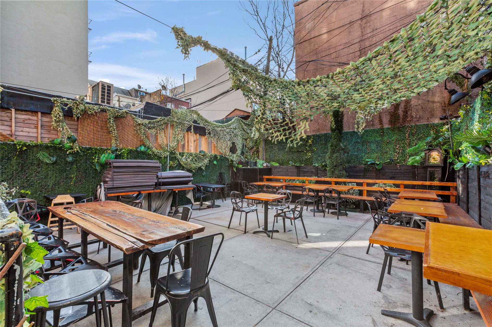 #6 photo, 37-10 31st Avenue Avenue, クイーンズ区 Astoria , NY 11103