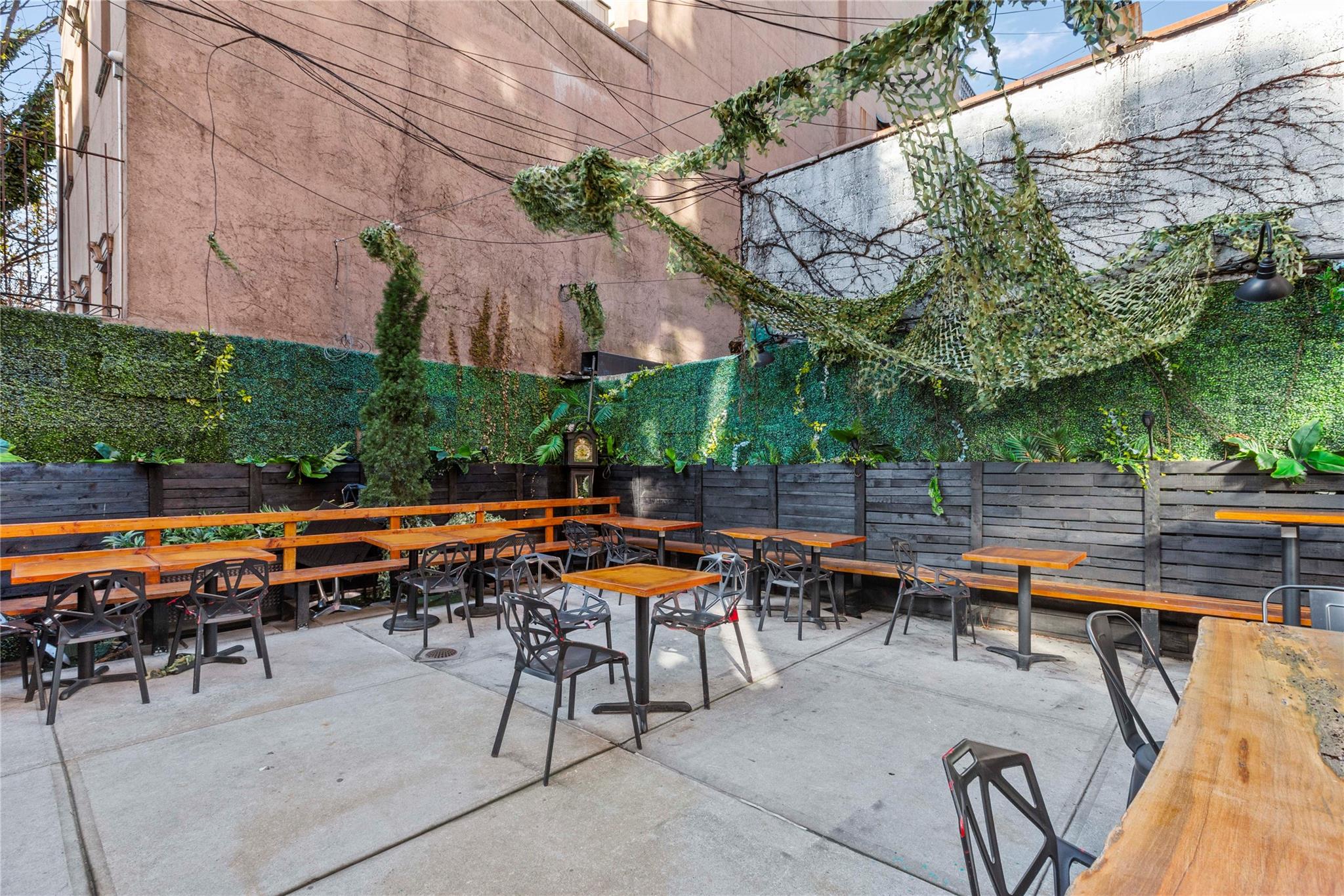 #8 photo, 37-10 31st Avenue Avenue, クイーンズ区 Astoria , NY 11103