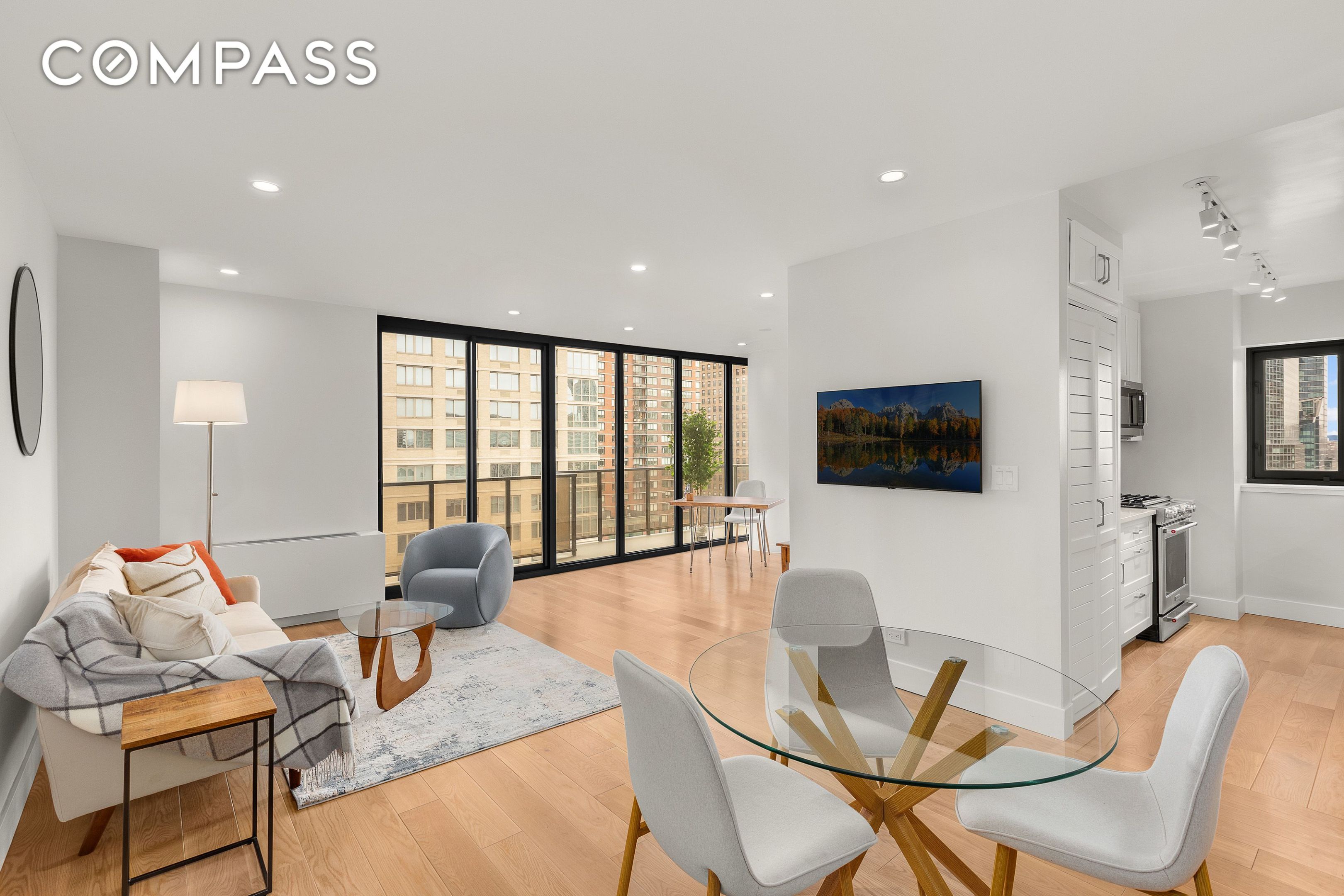 #1 photo, 161 W 61st Street, 曼哈顿 上西城 Upper West Side , NY 10023