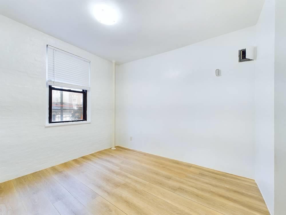 #4 photo, 21-58 35 street, Куинс ‖ Astoria , NY 11105