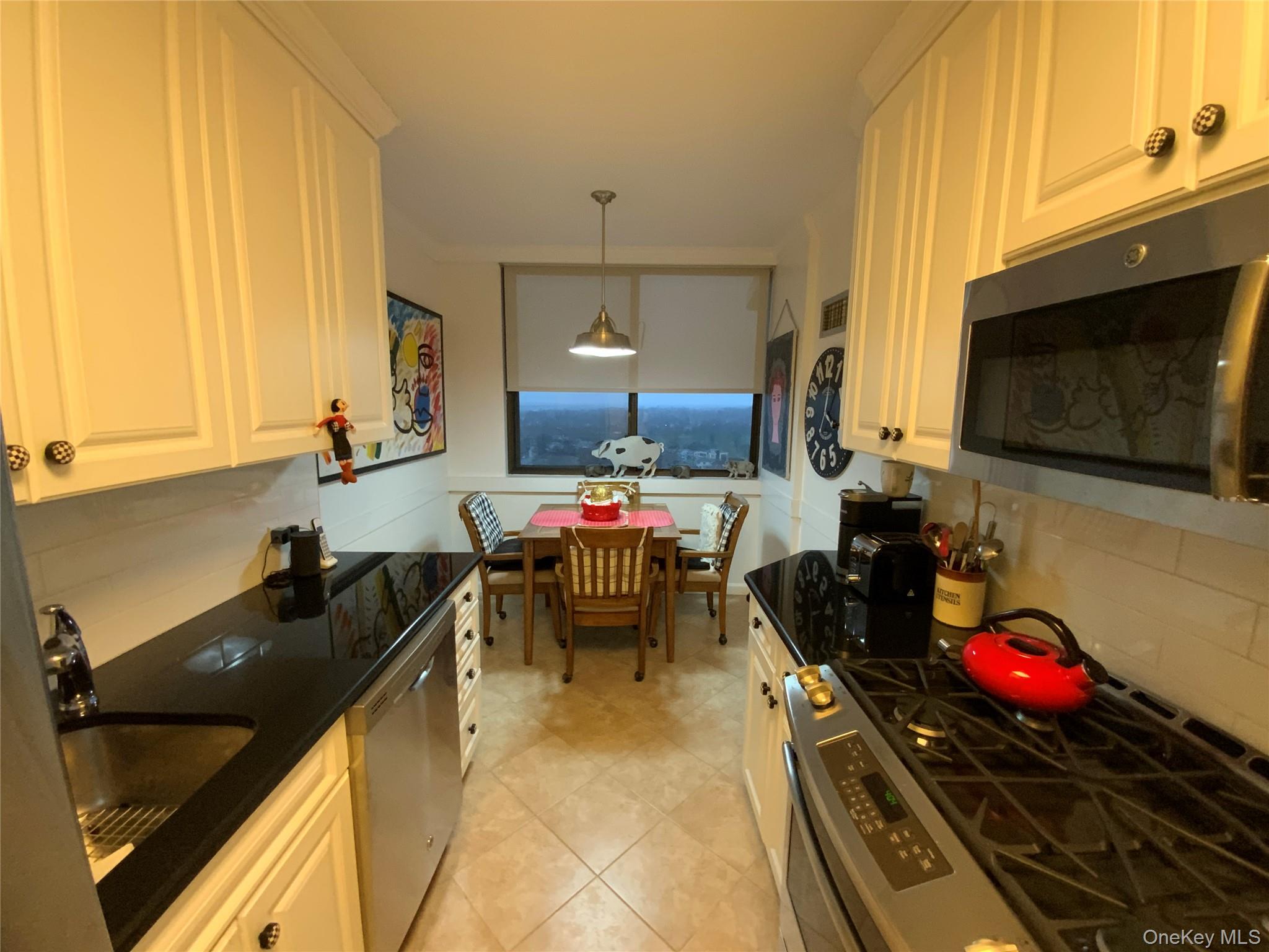 #9 photo, 26910 Grand Central Parkway, クイーンズ区 Floral Park , NY 11005